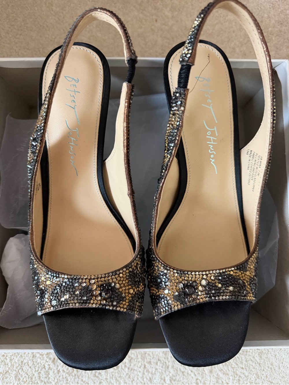 Betsy Johnson Embellished Black and Gold Slingback Peep-Toe Heels- size 7 - Picture 2 of 3